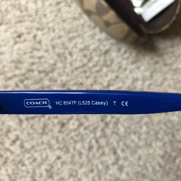 Coach women’s blue and red gradient sunglasses - Picture 5 of 5